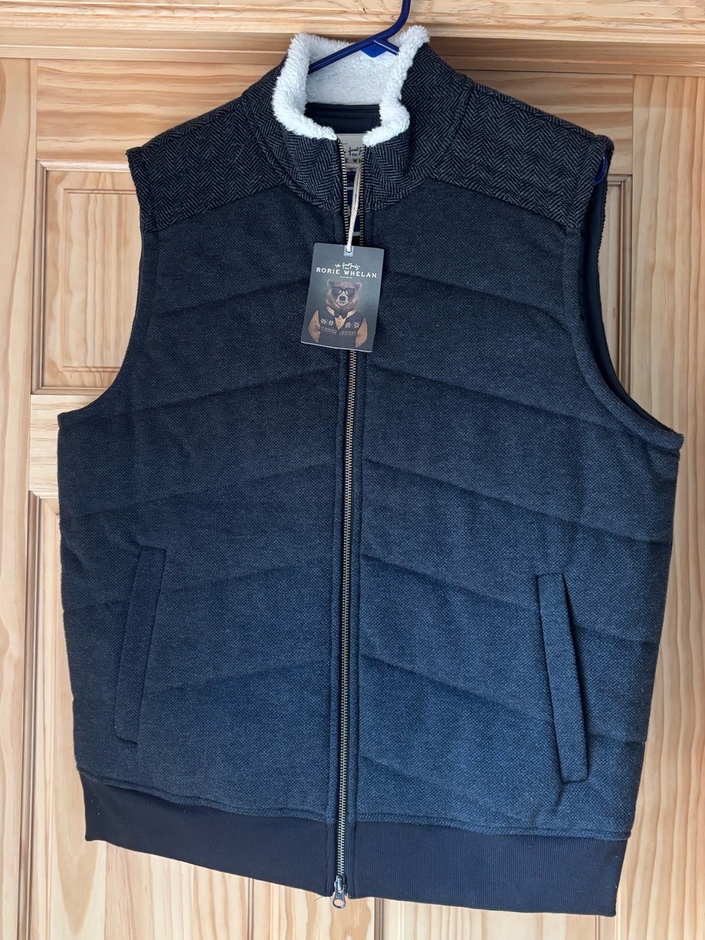Rorie Whelan Men's Quilted Sherpa Collar Vest - Charcoal